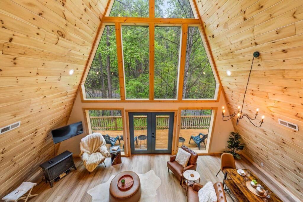 Luxe Retreat - June Sale! - Easy Drive - Xl Swim Spa - Award Winning! Sevierville Exterior foto