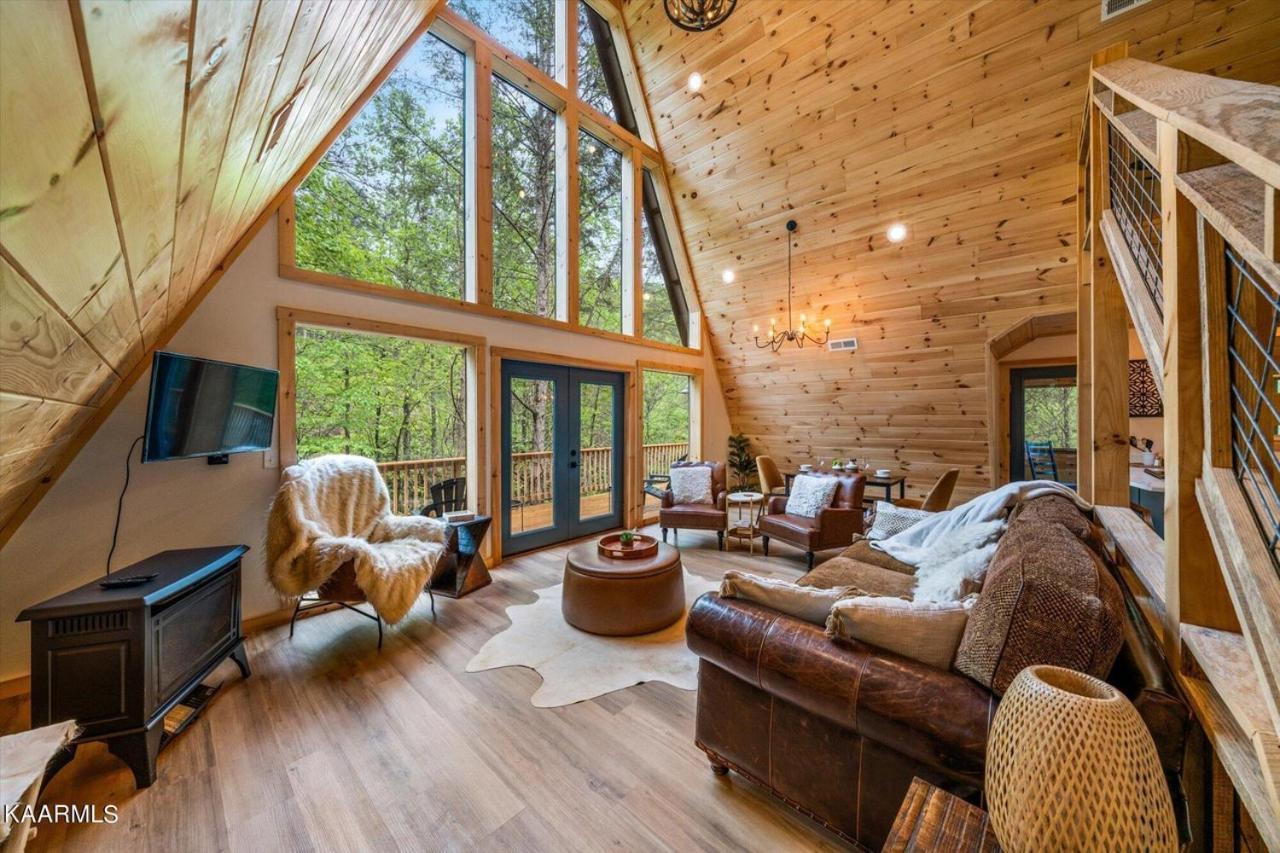 Luxe Retreat - June Sale! - Easy Drive - Xl Swim Spa - Award Winning! Sevierville Exterior foto