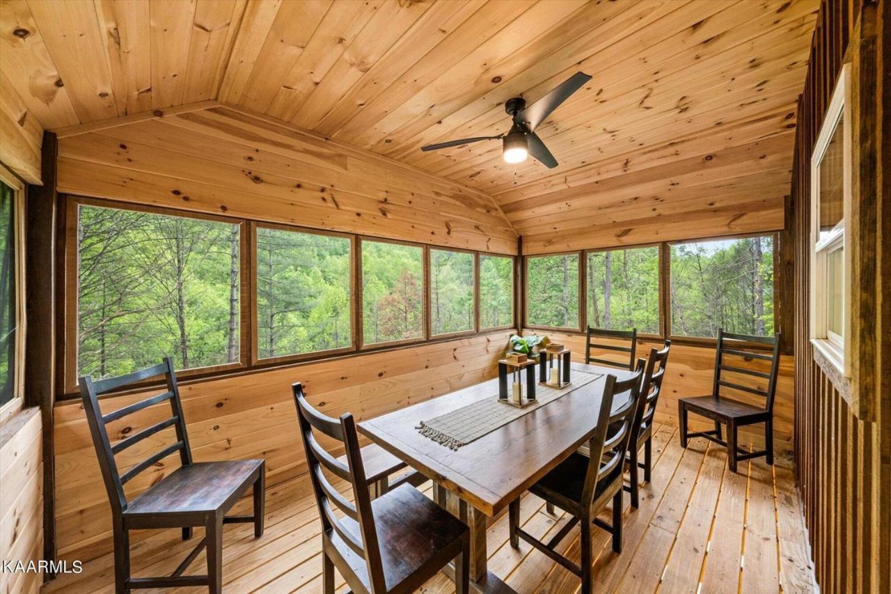 Luxe Retreat - June Sale! - Easy Drive - Xl Swim Spa - Award Winning! Sevierville Exterior foto