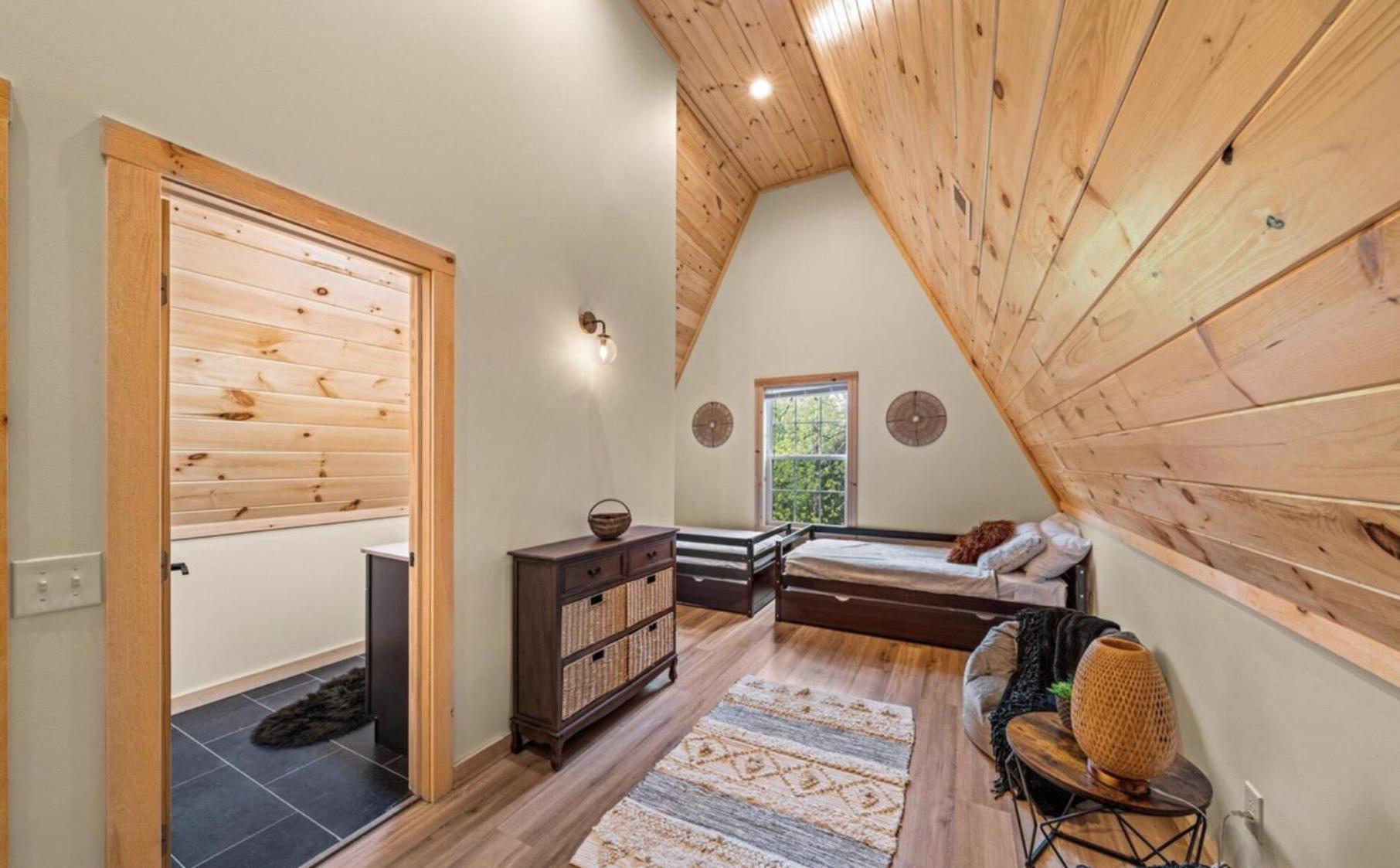 Luxe Retreat - June Sale! - Easy Drive - Xl Swim Spa - Award Winning! Sevierville Exterior foto
